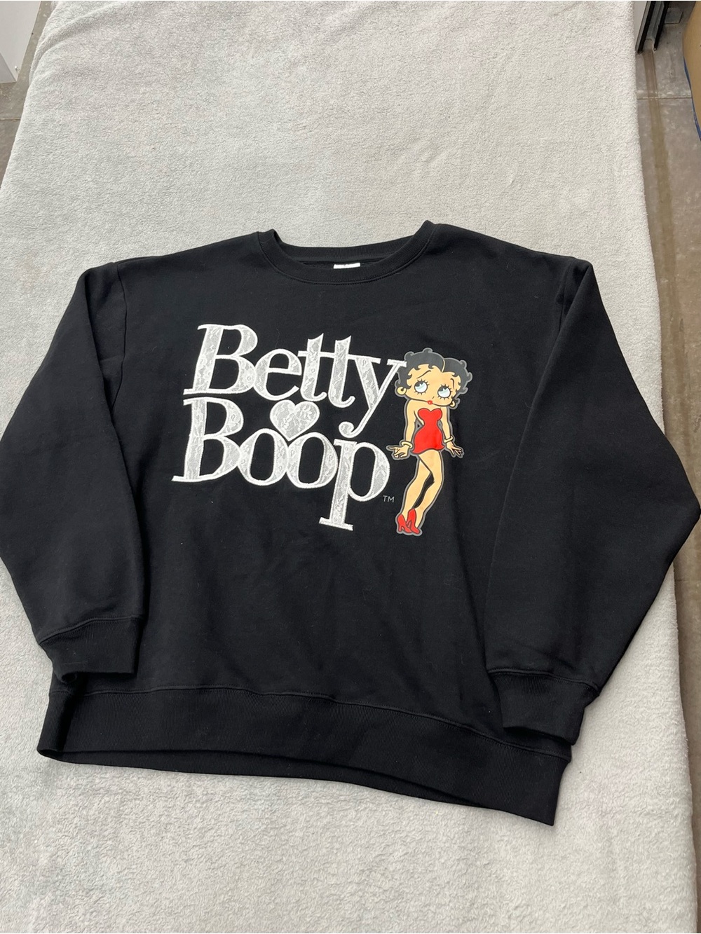 Betty Boop Black Crewneck Sweatshirt with Red Accent Women’s Size 2XL